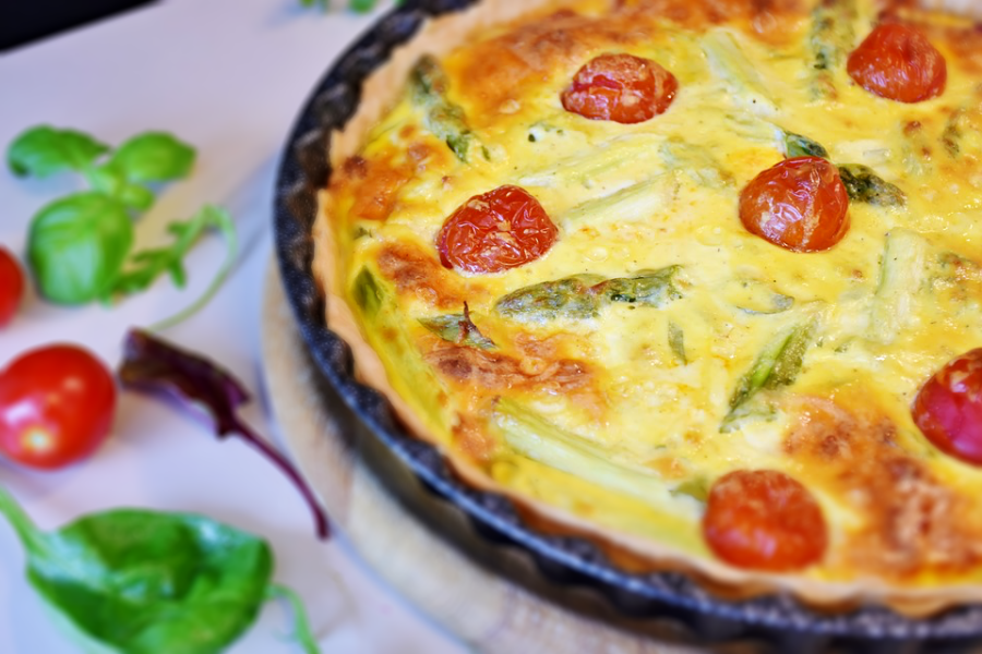 Tarte aux asperges vertes et cantal