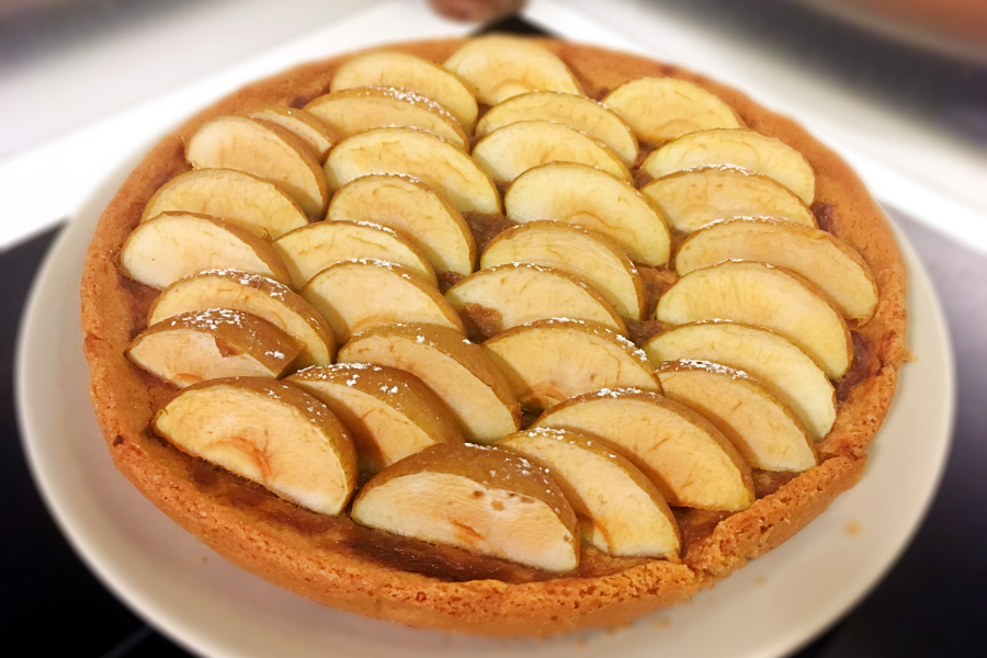 Tarte aux pommes et à la rhubarbe