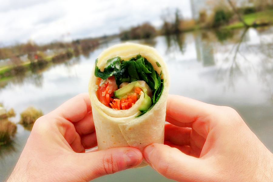 Wrap au saumon fumé et crudités