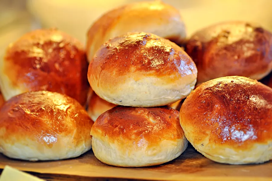 Recette de brioche à la cardamome maison - photo de brioche dorée et moelleuse