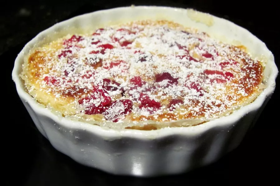 Clafoutis aux cerises : une recette française traditionnelle et fruitée