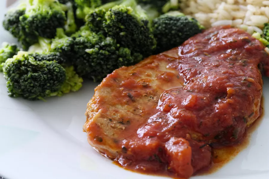 Recette facile de côtes de porc charcutière, savoureuse et simple à préparer