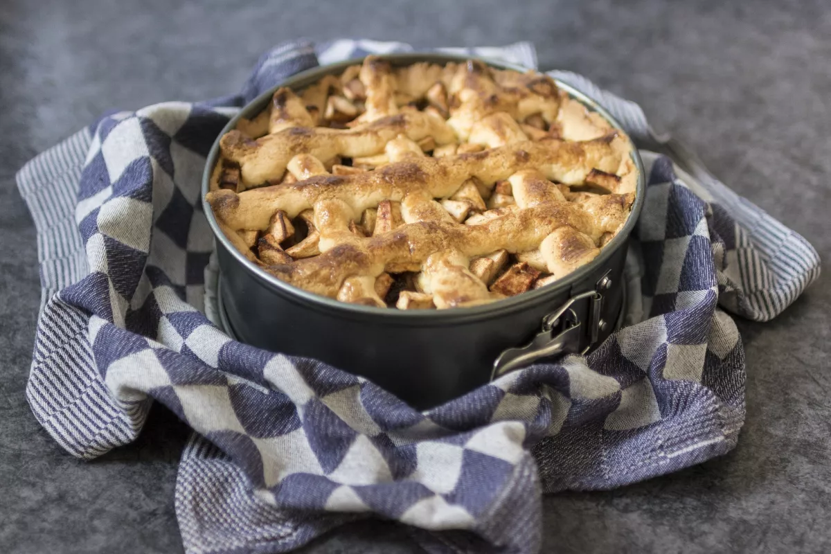 Recette facile de gâteau suédois aux pommes et à la cannelle