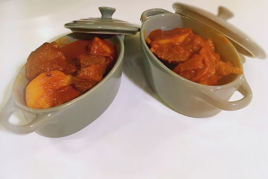 Goulash de bœuf : une recette hongroise riche et épicée