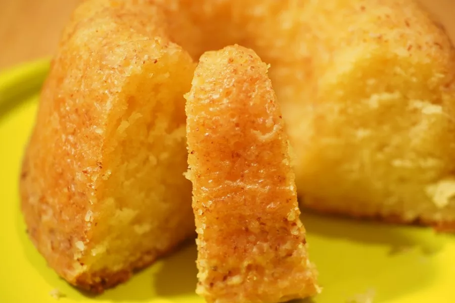 Moelleux au citron maison - recette facile et rapide, gâteau léger et parfumé au citron.