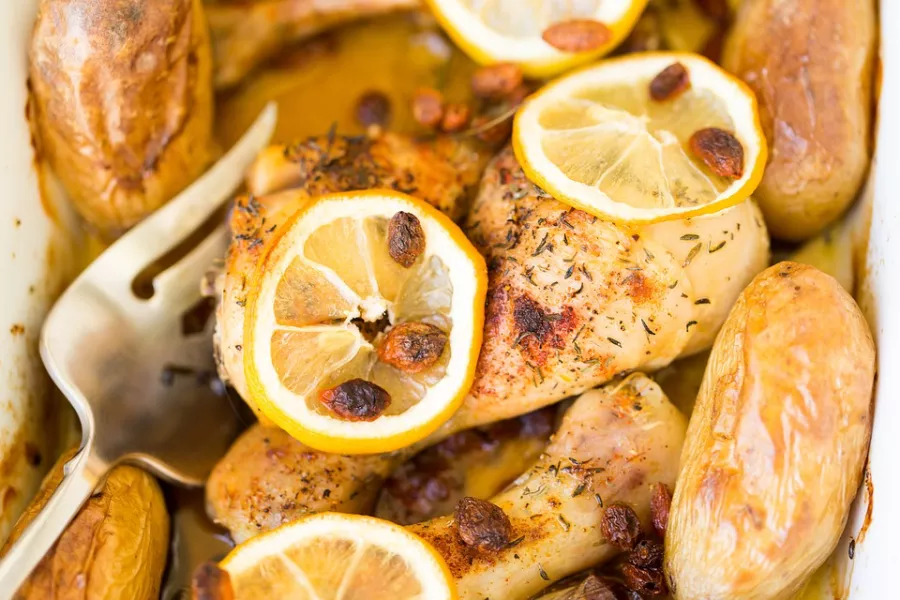 Pilons de poulet au citron, plat savoureux et parfumé