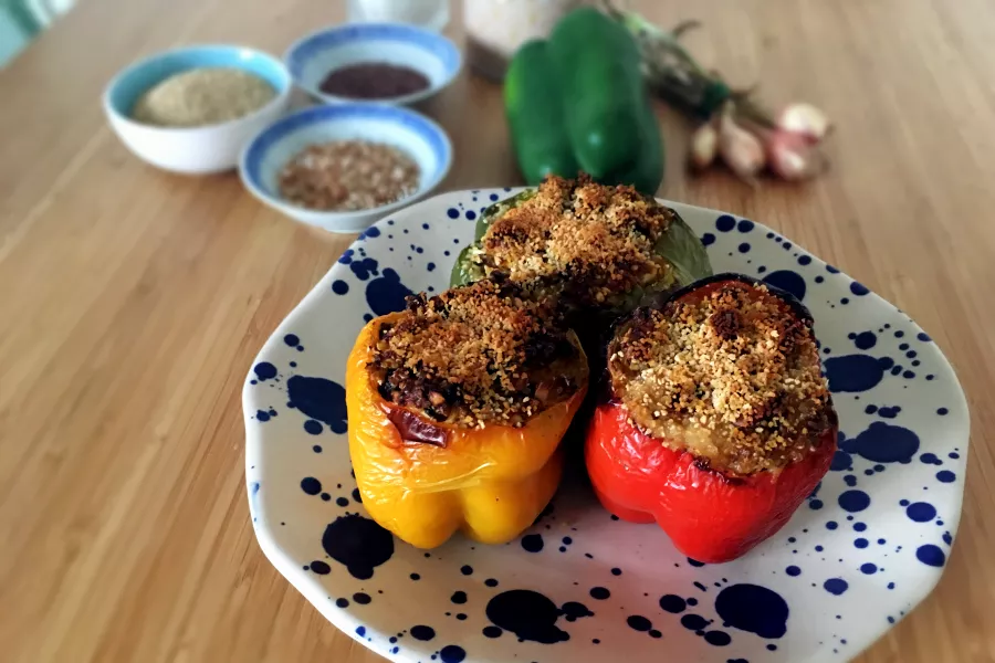 Poivrons farcis au quinoa : une recette saine et savoureuse, idéale pour un repas équilibré