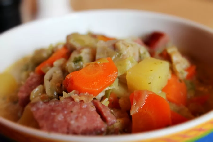 Potée au chou : une recette traditionnelle française réconfortante