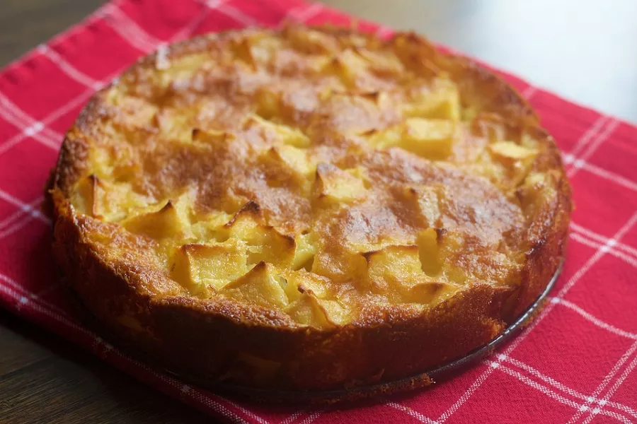 Quatre quarts aux pommes : un gâteau moelleux et fruité