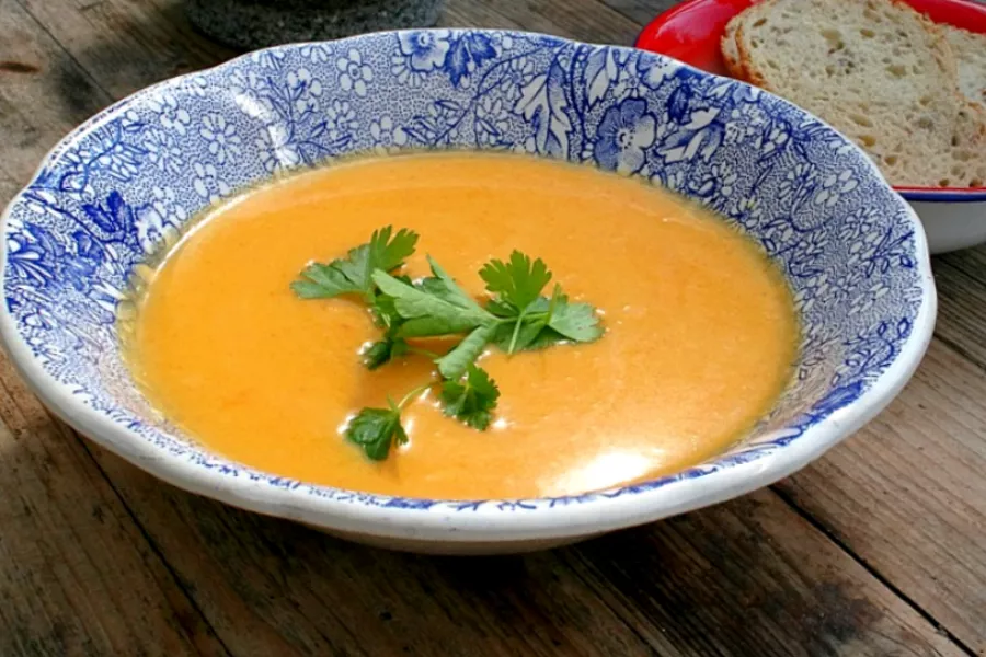 Soupe au gingembre et potiron : une recette automnale réconfortante et épicée