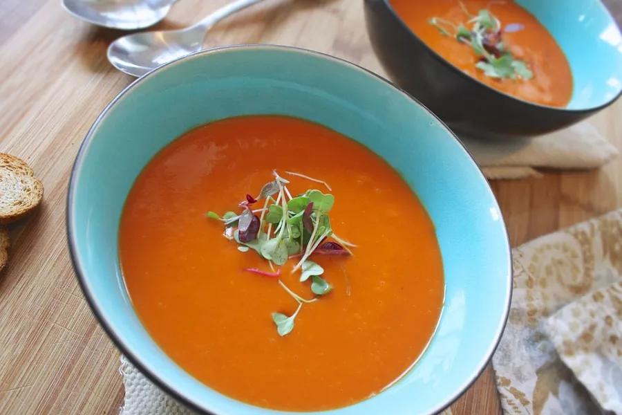 Recette facile de soupe à la tomate