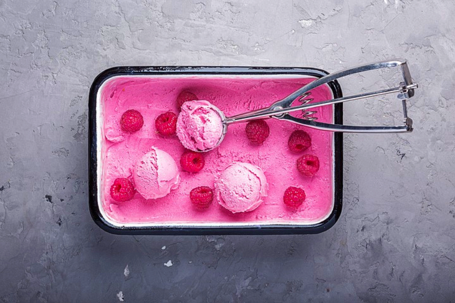 Glace à la framboise sans sorbetière