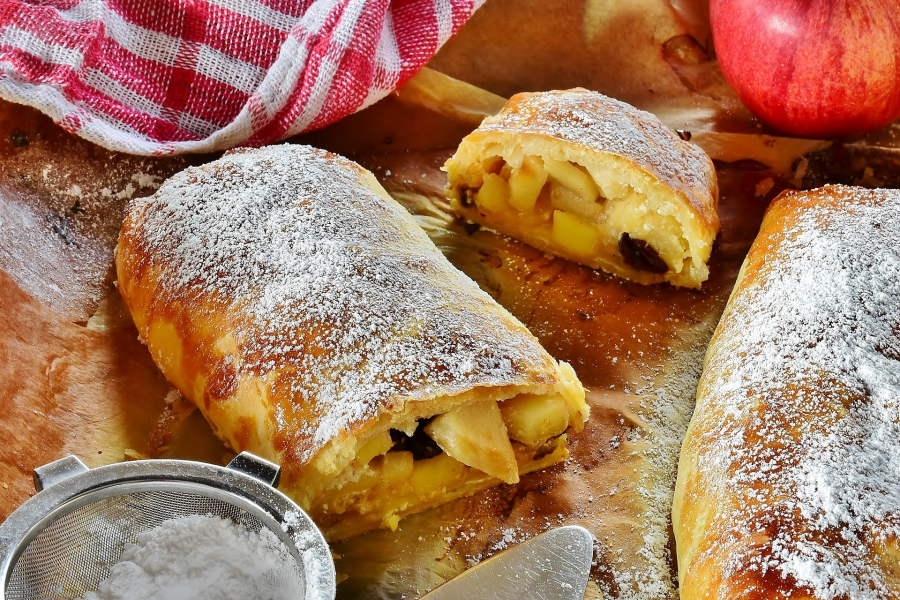 Strudel aux pommes et aux raisins secs