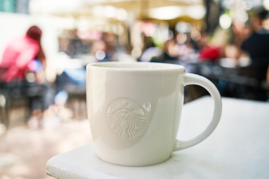 Starbucks recrute pour son ouverture à Alma